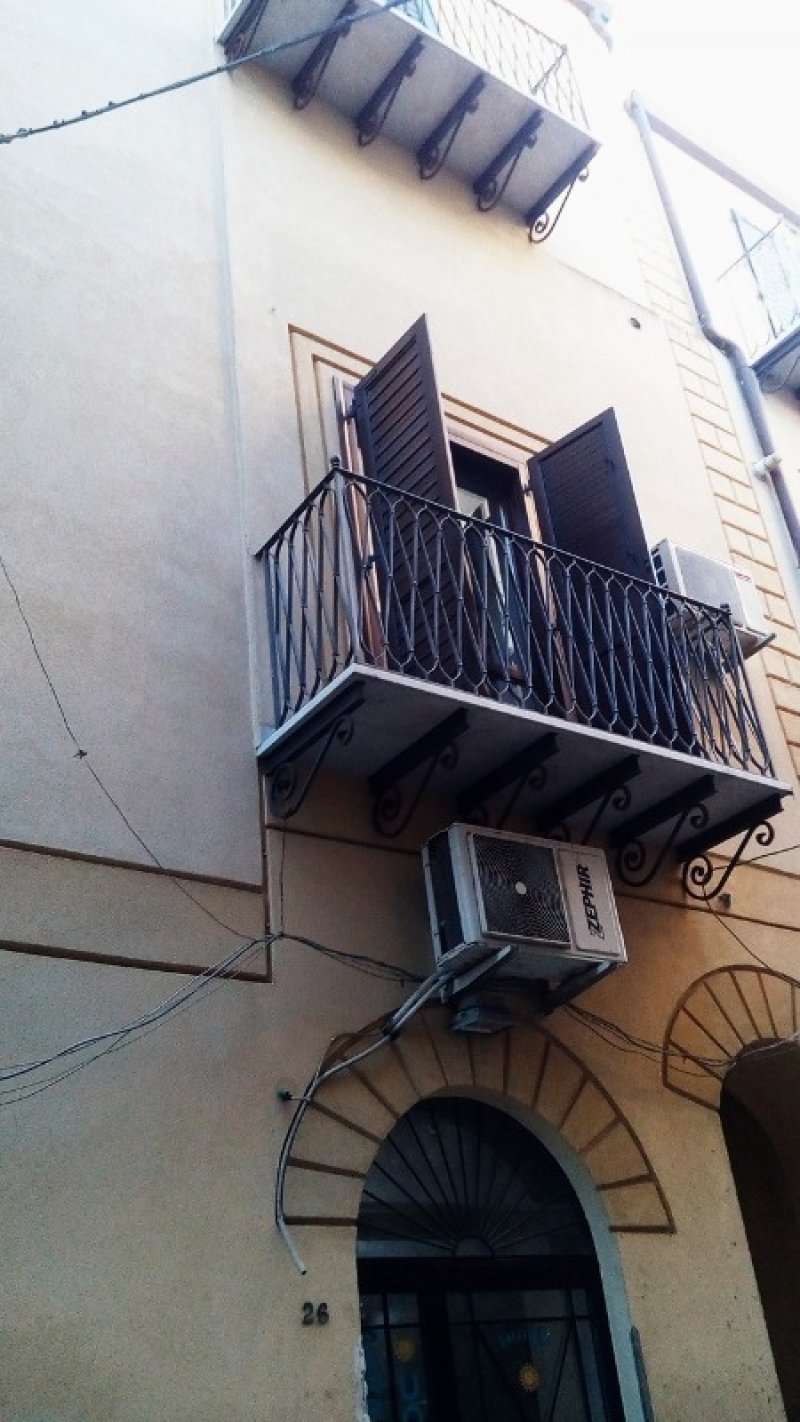 Palermo appartamento in palazzina ristrutturata a Palermo in Vendita
