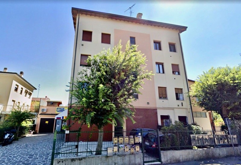 Desenzano del Garda appartamento all'asta a Brescia in Vendita