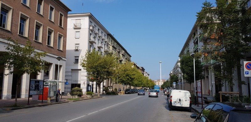 Cuneo immobile con locale commerciale a Cuneo in Vendita