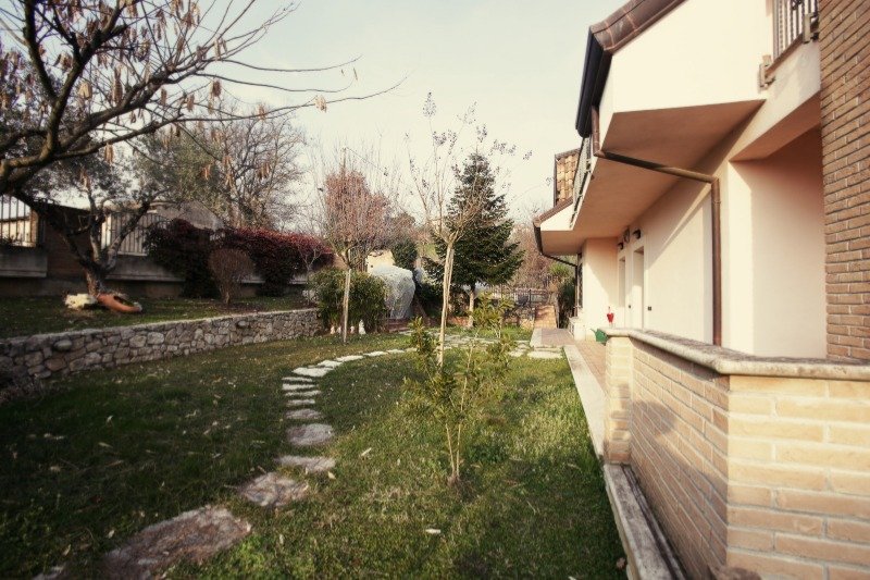 Frosinone appartamento in villa con giardino a Frosinone in Affitto