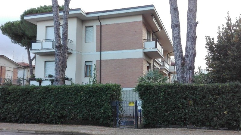 Lido di Camaiore immerso nel verde appartamento a Lucca in Vendita