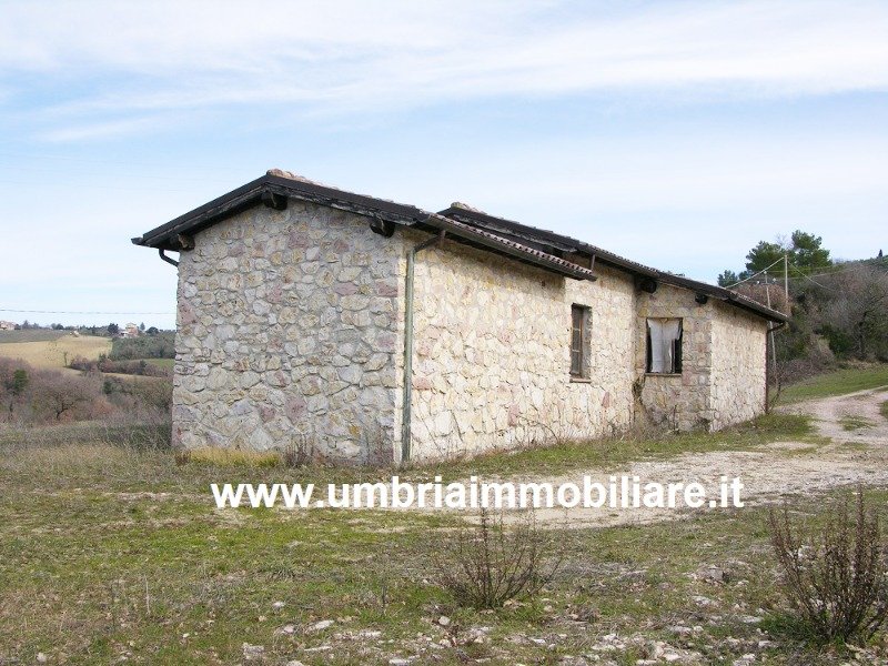 Casale vicinanze di Gualdo Cattaneo a Perugia in Vendita