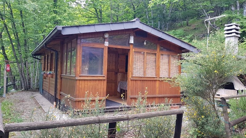 Busana Cervarezza terme bungalow in legno arredato a Reggio nell'Emilia in Vendita