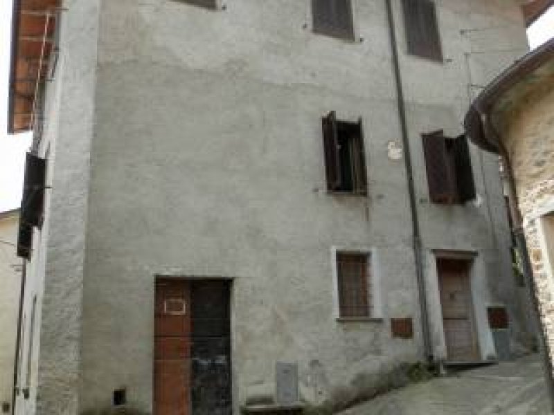 Stazzema Levigliani appartamento a Lucca in Vendita