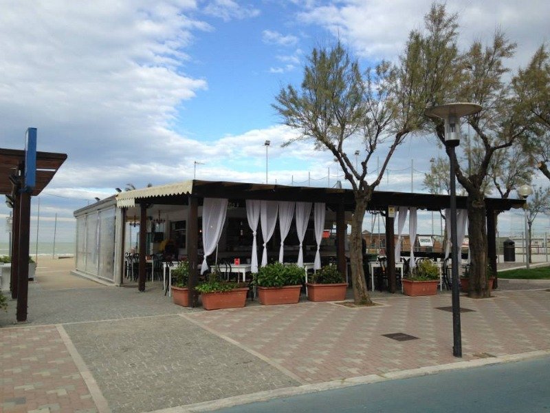 Gestione stagionale bar ristorante Pesaro mare a Pesaro e Urbino in Affitto