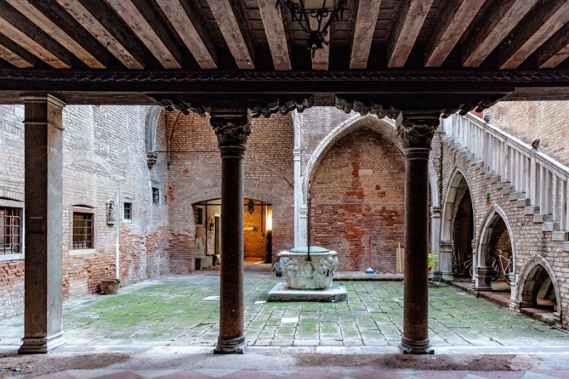 Venezia attico in palazzo tipico veneziano a Venezia in Affitto