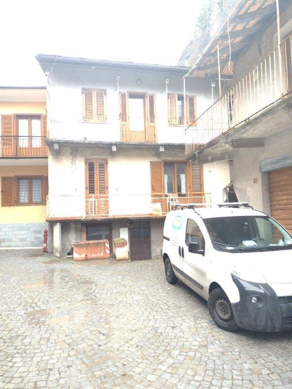 Verrs casa bifamiliare nel centro storico a Valle d'Aosta in Vendita