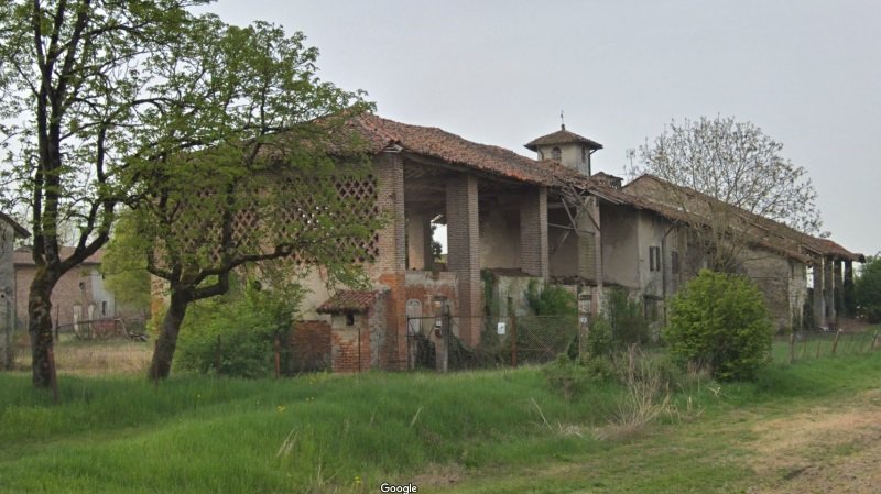 Cascina da ristrutturare in localit Le Colonne a Pavia in Vendita