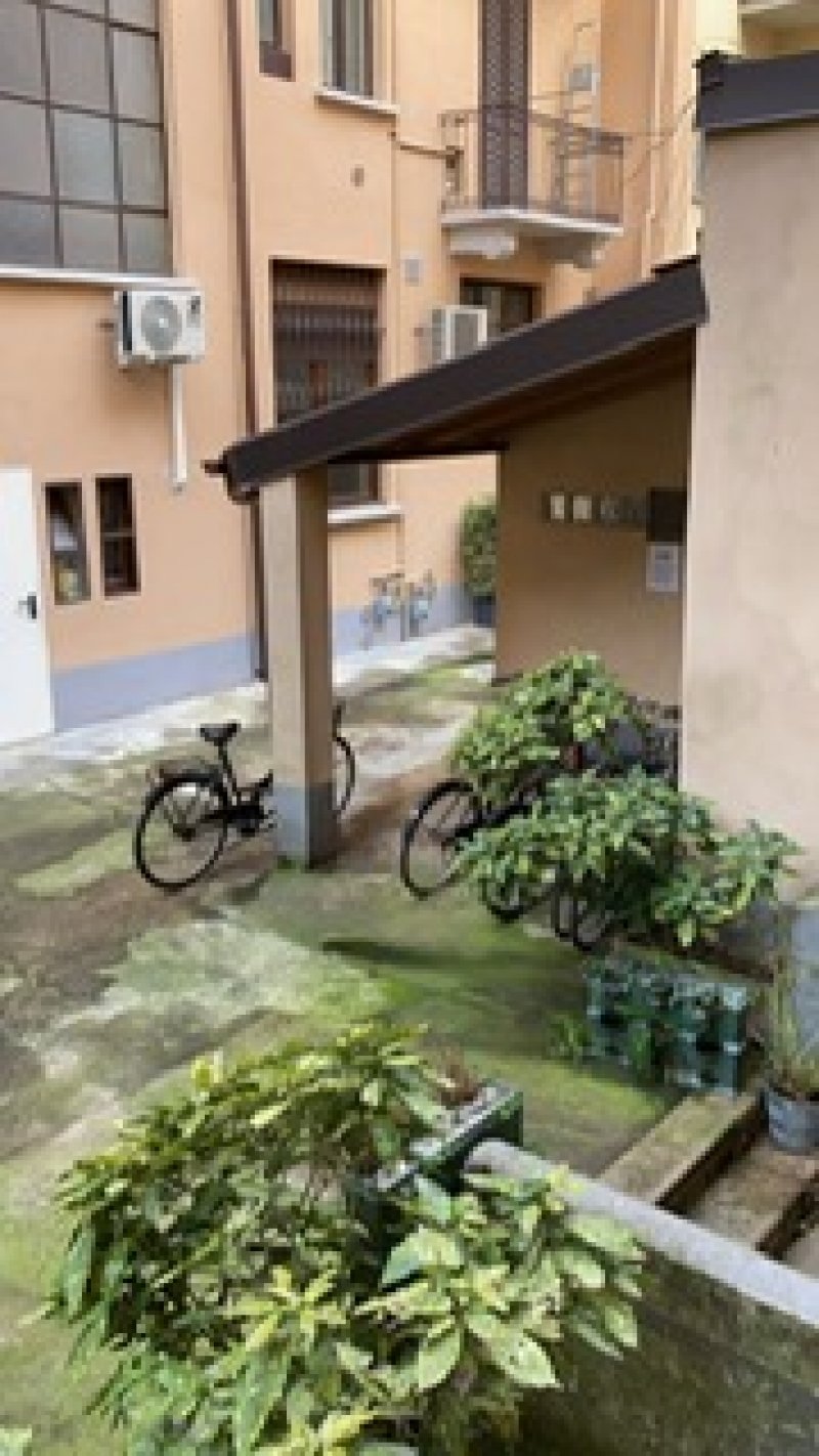 Milano quartiere Isola posto letto a Milano in Affitto
