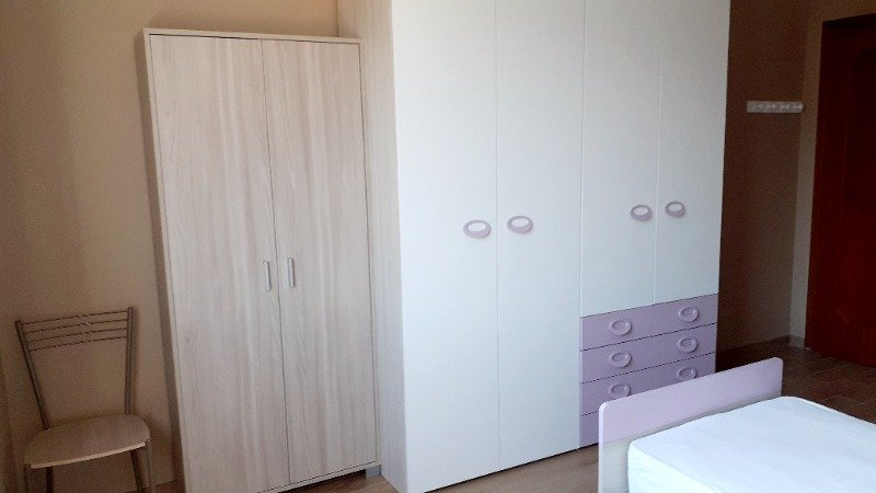 Brescia camera singola arredata con mobili nuovi a Brescia in Affitto