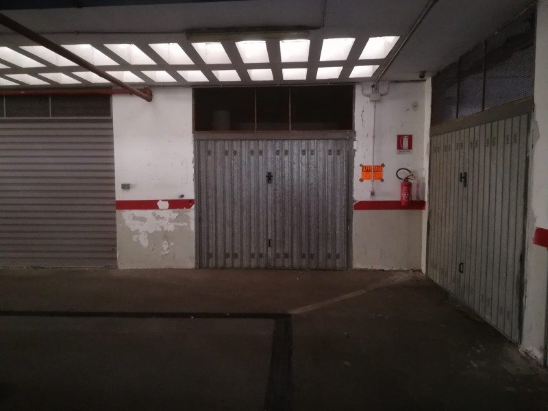 Termoli box auto zona Scrigno a Campobasso in Affitto