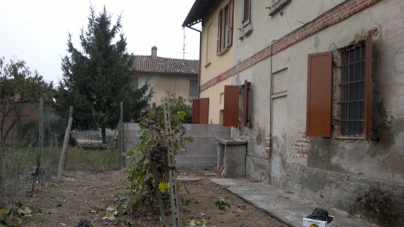 Costa de' Nobili casa di campagna a Pavia in Vendita