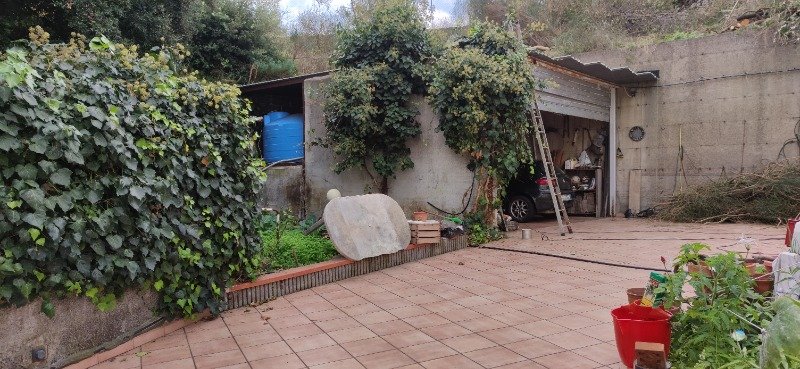 Mascalucia villetta a schiera con giardino a Catania in Vendita