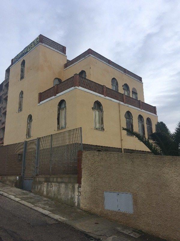 Alghero palazzo ad uso abitativo a Sassari in Vendita