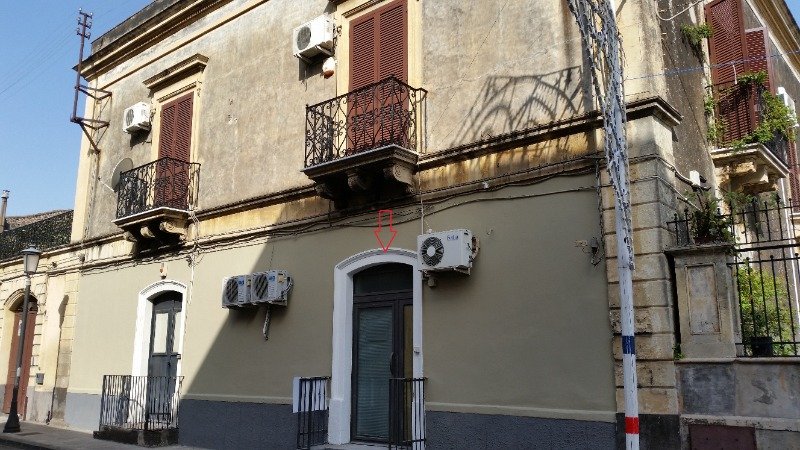 San Giovanni la Punta appartamento trivani a Catania in Affitto