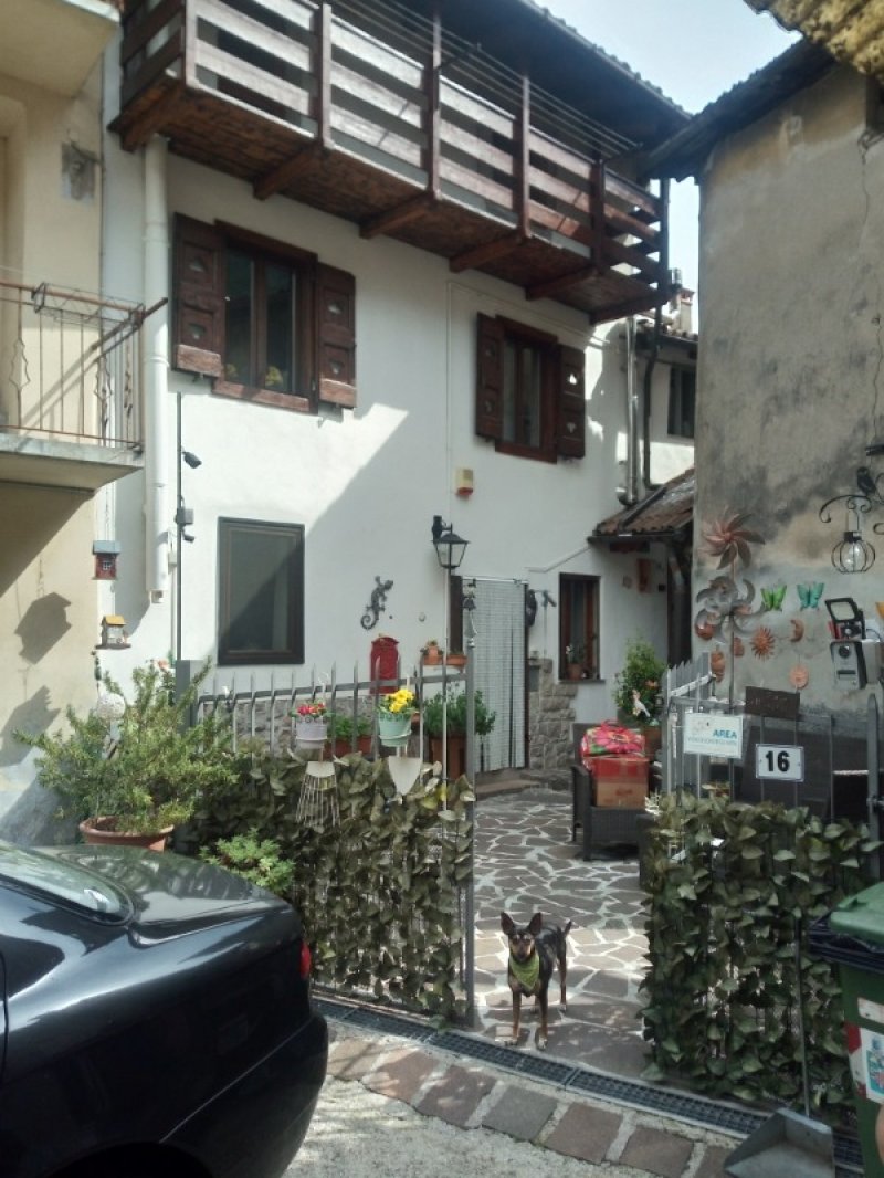 Pilcante di Ala porzione di casa a Trento in Vendita