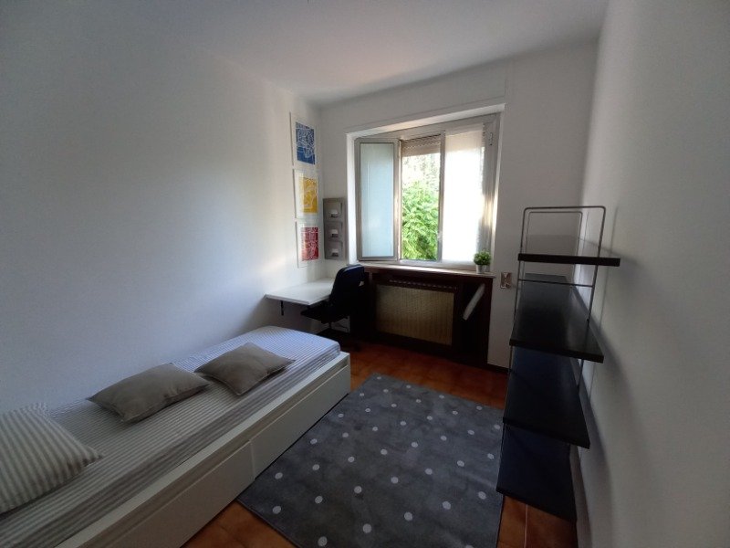 Milano zona Bocconi camera singola in appartamento a Milano in Affitto