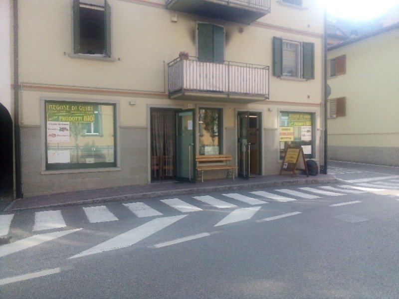 San Pellegrino Terme locale commerciale a Bergamo in Vendita