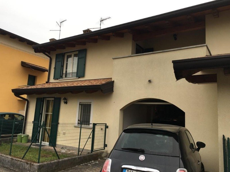 Terzo d'Aquileia villetta bifamiliare a Udine in Vendita