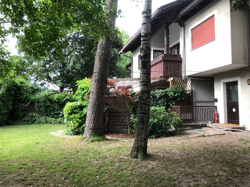 Salorno casa a schiera con giardino a Bolzano in Affitto