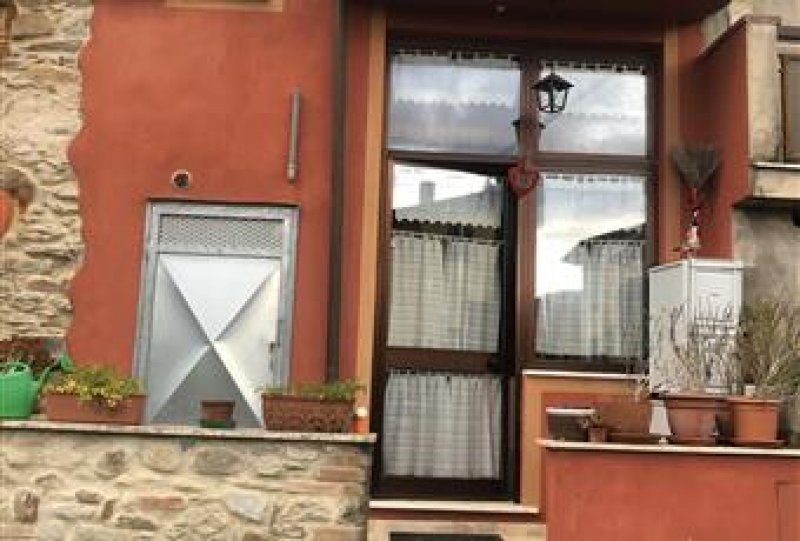 Massa villetta ideale per famiglia o casa vacanze a Massa-Carrara in Vendita