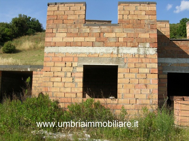 Montecchio casale in costruzione a Terni in Vendita