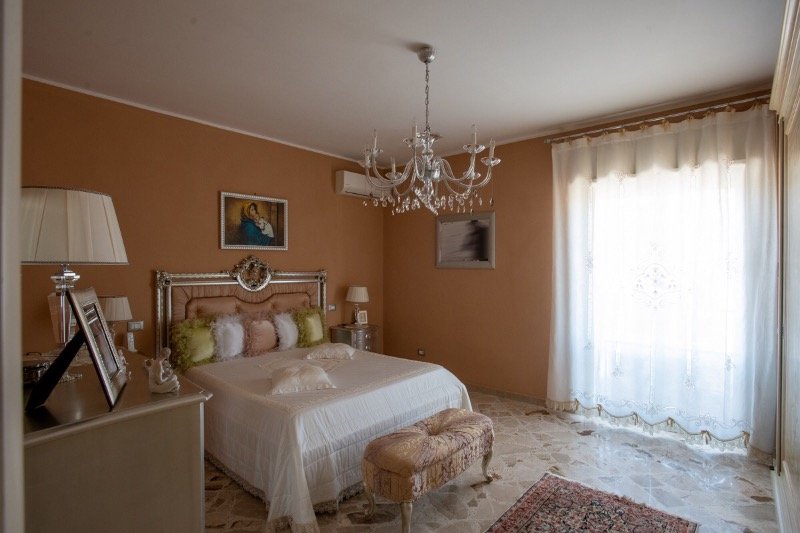 Palermo appartamento doppia esposizione a Palermo in Affitto