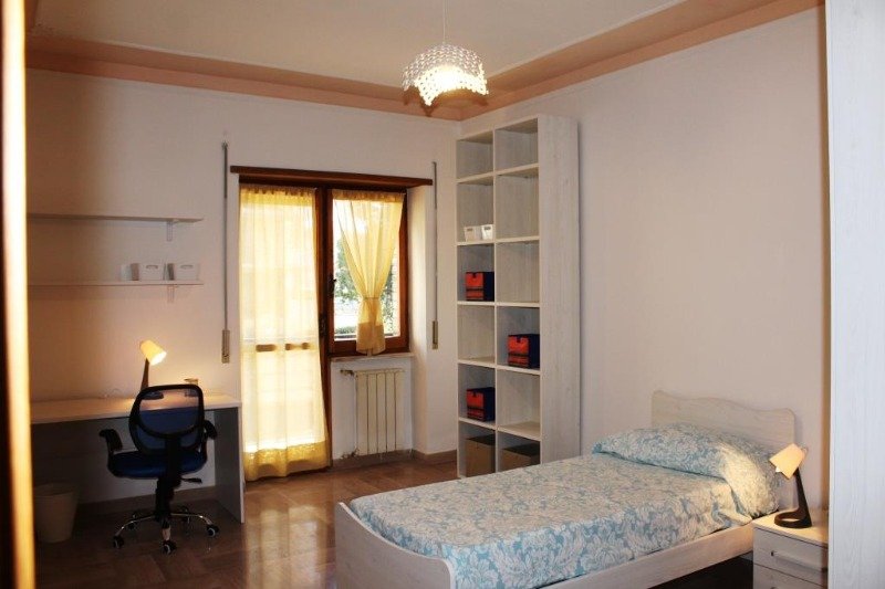 Sassari da privato stanze singole ammobiliate a Sassari in Affitto