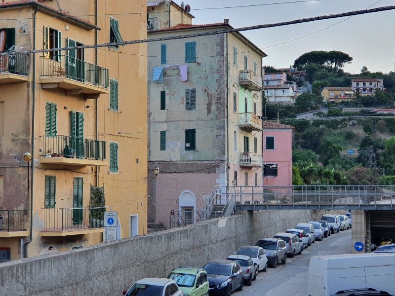 Rio Marina appartamento in parte da ristrutturare a Livorno in Vendita