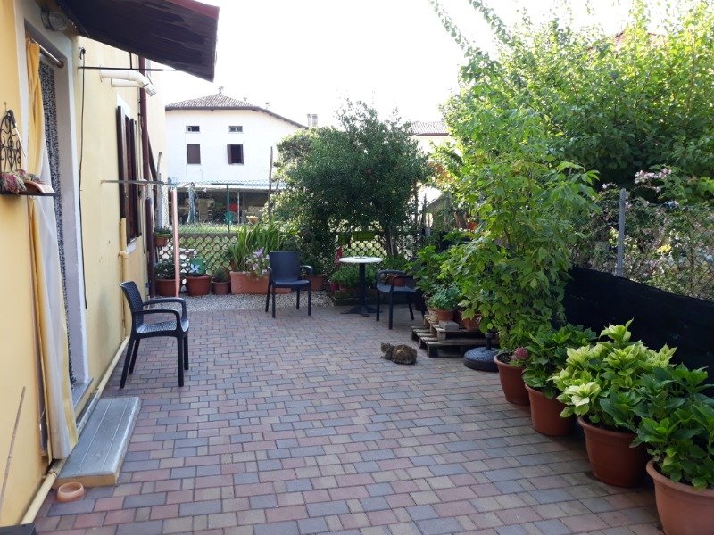 Vittorio Veneto casa con giardino a Treviso in Vendita