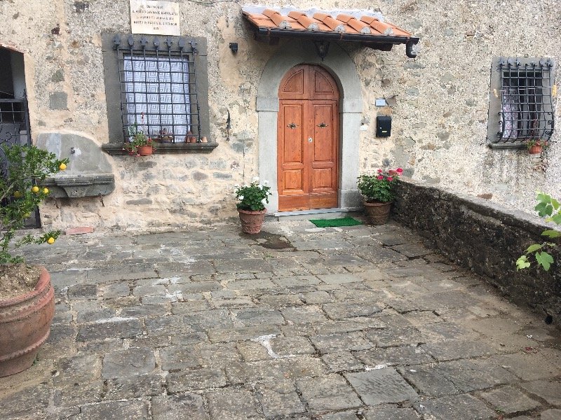 San Marcello Pistoiese rustico in borgo medievale a Pistoia in Vendita