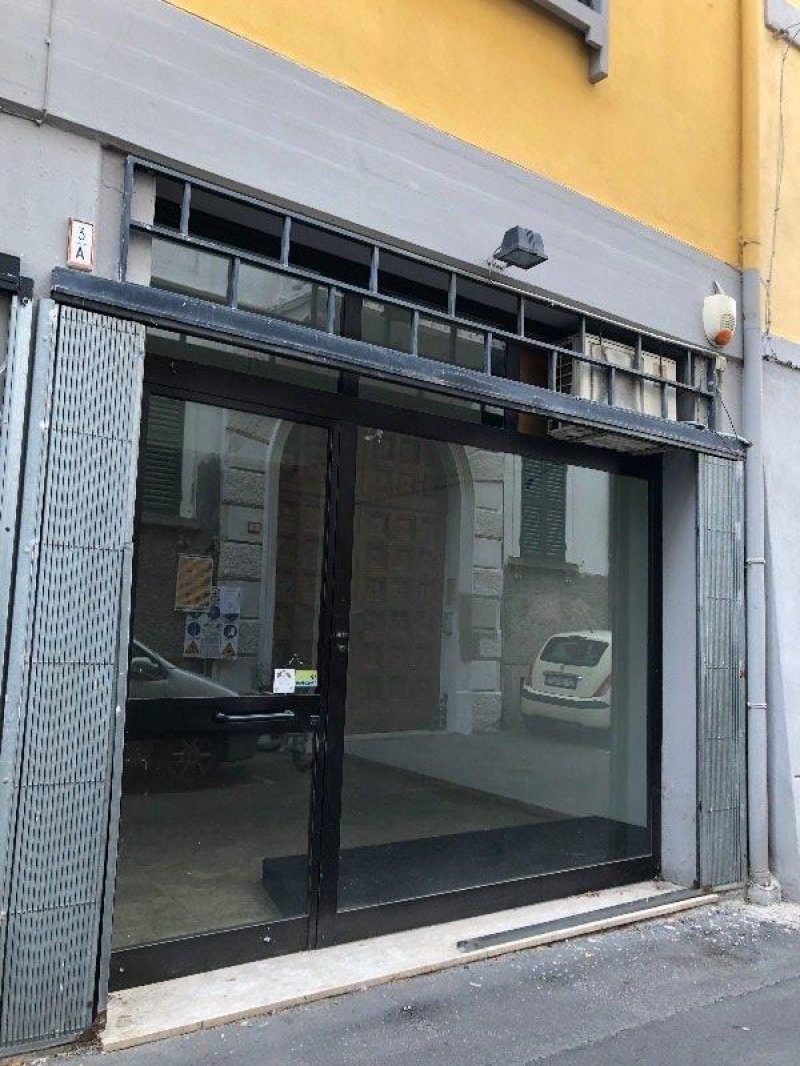Reggio Emilia negozio ristrutturato a Reggio nell'Emilia in Affitto