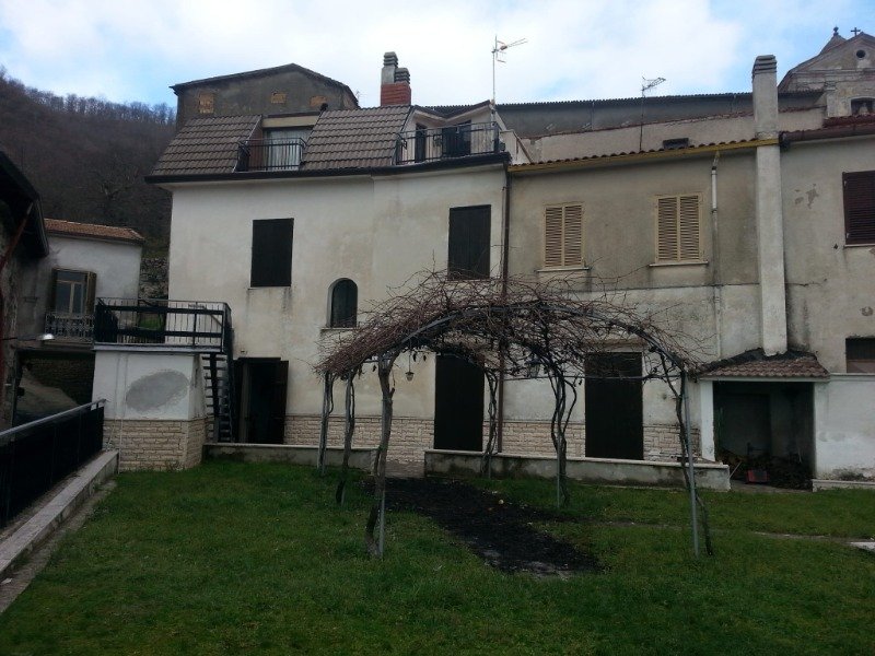 San Domenico di Roccamonfina villa storica a Caserta in Vendita