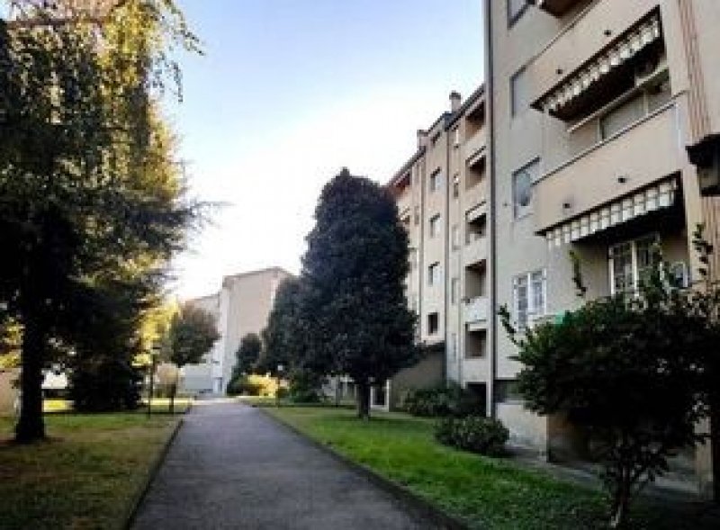 Santo Stefano Ticino ampio trilocale a Milano in Vendita