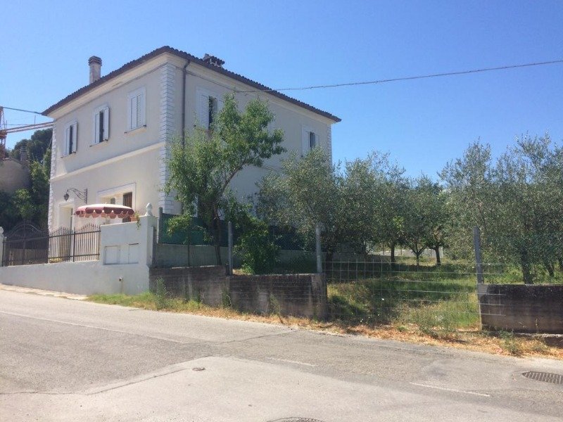 San Giovanni in Marignano villa a Rimini in Vendita