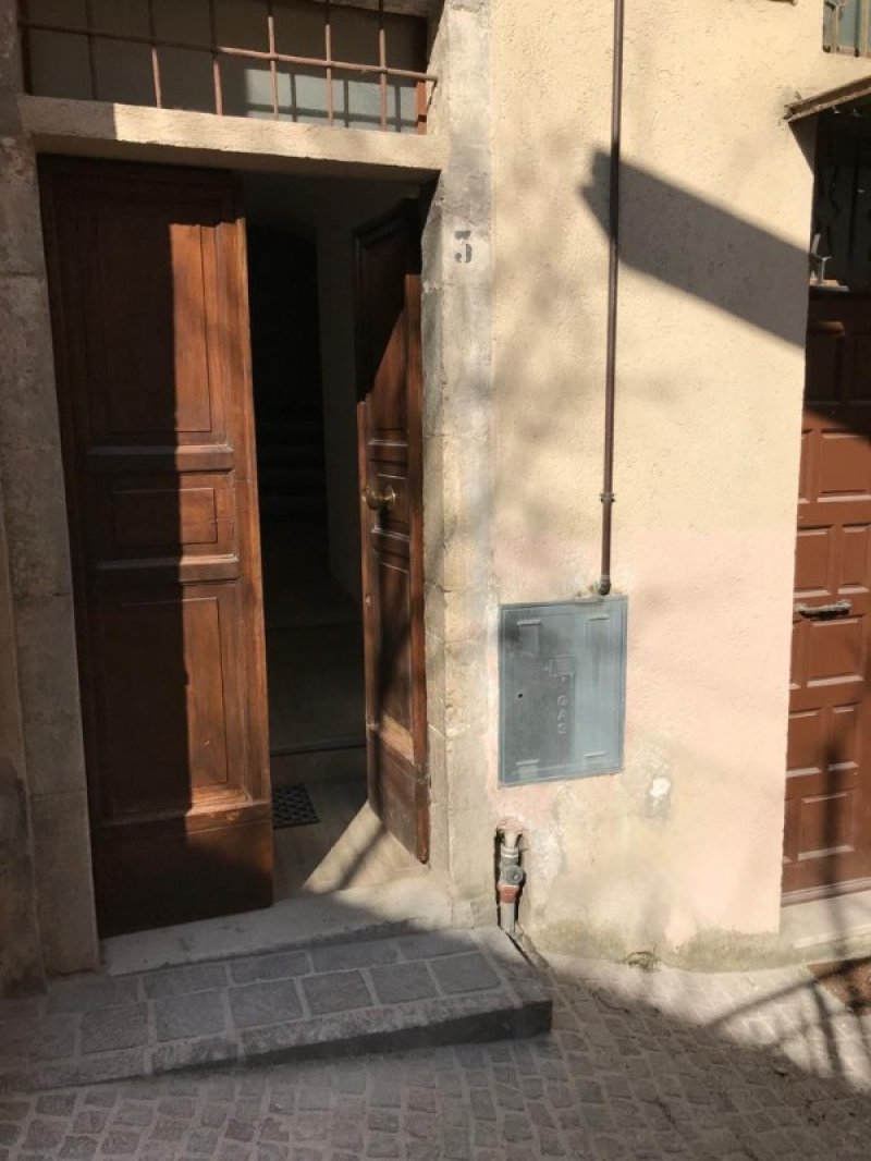 Cerreto di Spoleto appartamento ristrutturato a Perugia in Vendita