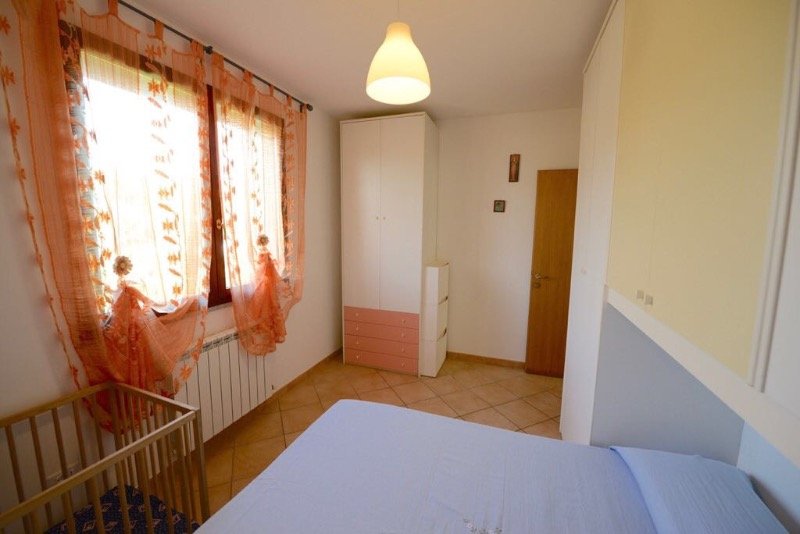 appartamento trilocale a Marina di Campo a Livorno in Affitto