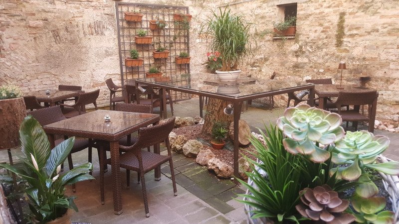 Centro storico di Foligno attivit di ristorazione a Perugia in Vendita