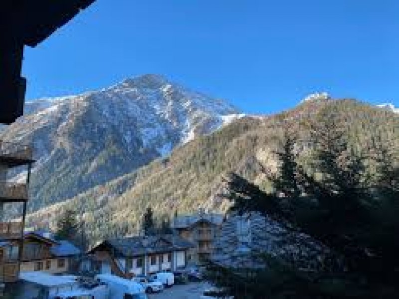 Courmayeur settimana in compropriet alberghiera a Valle d'Aosta in Vendita