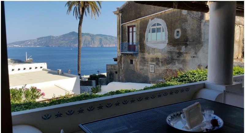Santa Marina Salina casa vacanze a Messina in Affitto