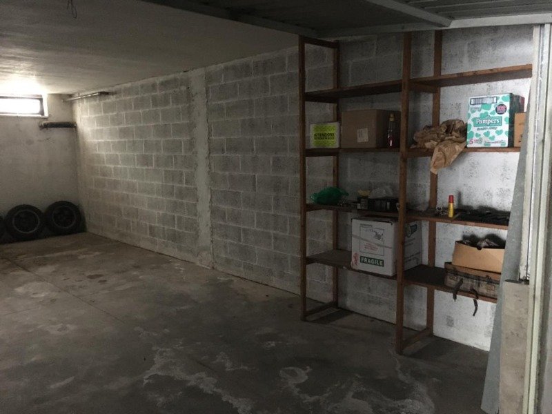 Montesilvano ampio garage interrato a Pescara in Vendita