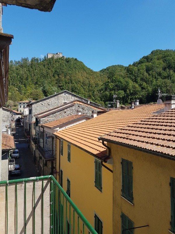 Fivizzano quadrilocale in borgo storico a Massa-Carrara in Vendita