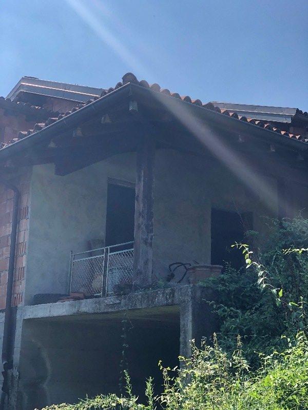 Brissago Valtravaglia villa in campagna a Varese in Vendita