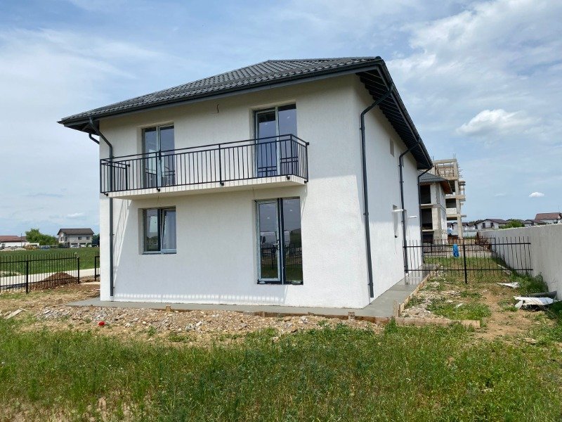 Ulmi casa di nuova costruzione a Romania in Vendita