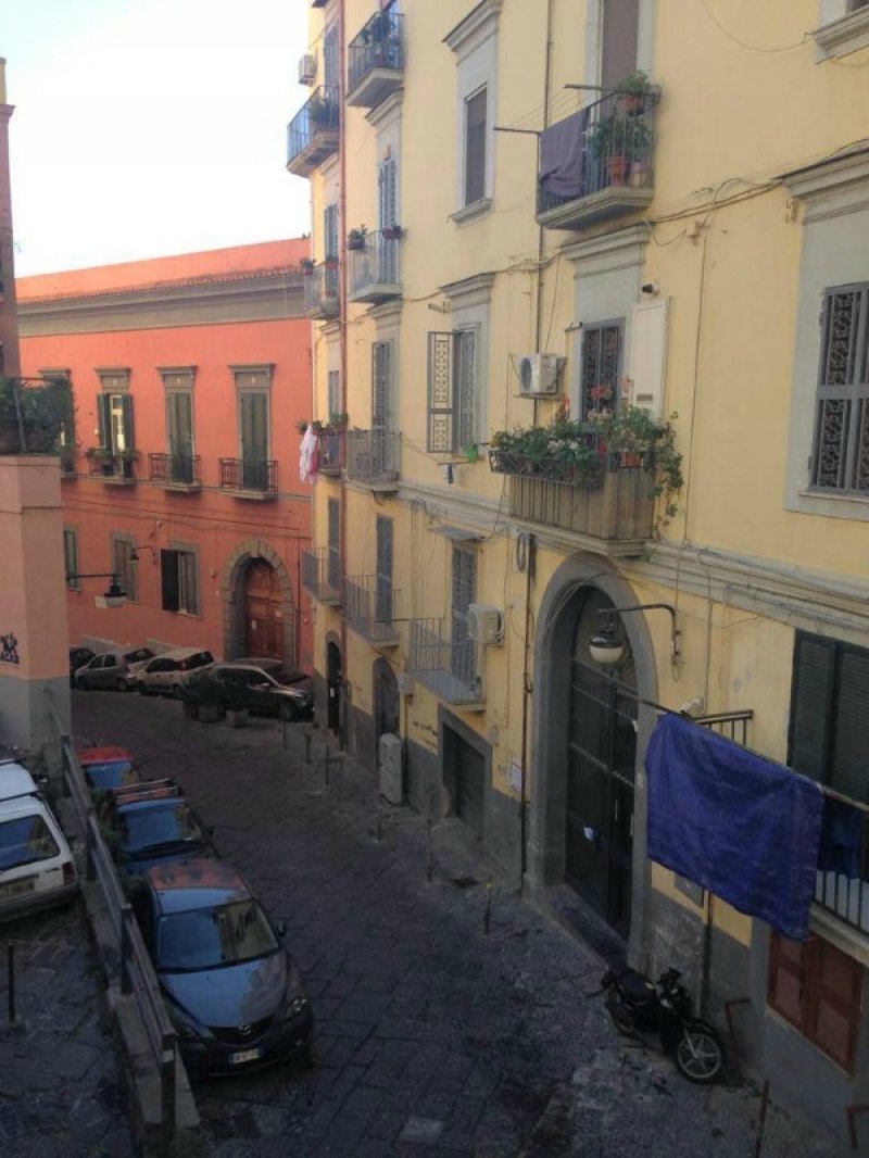 Napoli miniappartamento arredato a Napoli in Vendita
