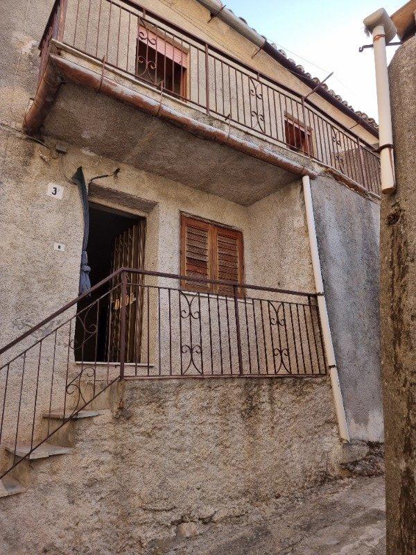 Stilo pieno centro storico casa a Reggio di Calabria in Vendita