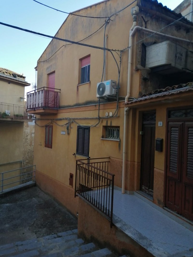 Caccamo casa indipendente a Palermo in Vendita