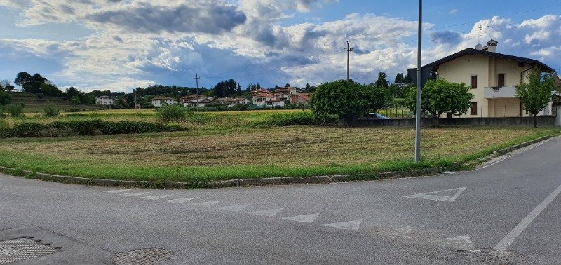 Moruzzo localit Brazzacco terreno edificabile a Udine in Vendita