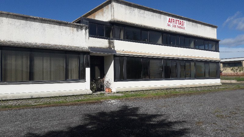 Panicale capannone industriale a Perugia in Affitto