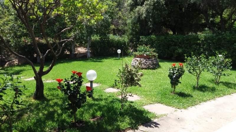 Villasimius villetta con giardino a Cagliari in Vendita